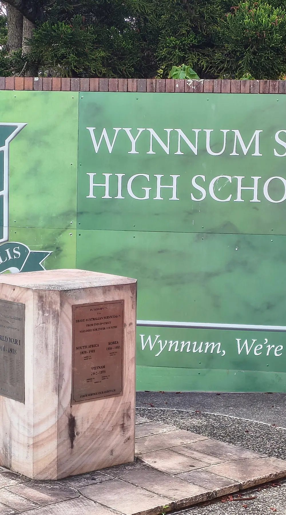 Wynnum State High School